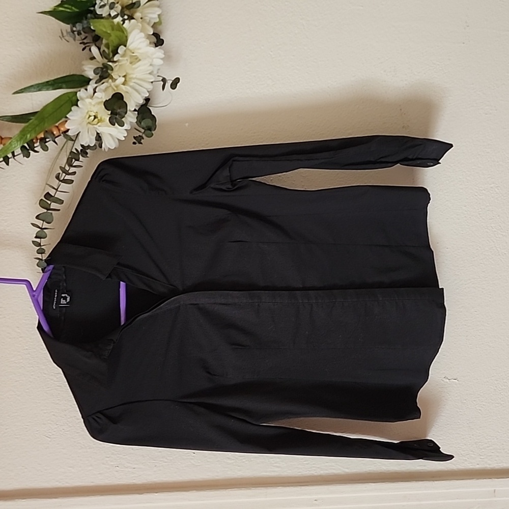 Women black button-down shirt